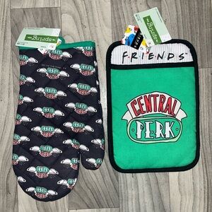 Friends The Television Series: Oven Mitt & Potholder